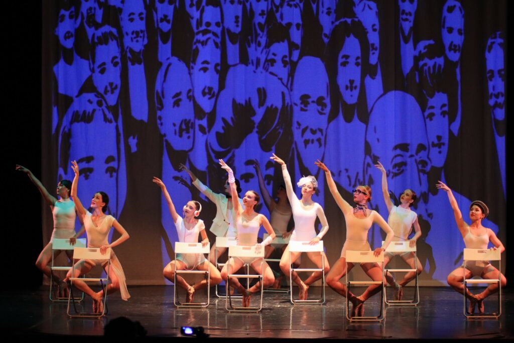 un balletto vivace e umoristica