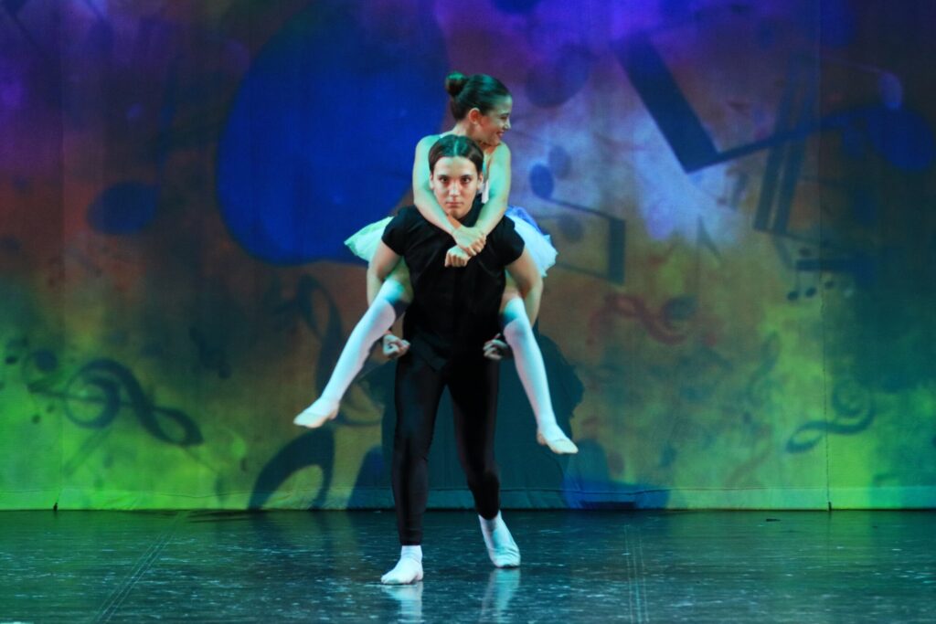 raffinate interpretazioni dagli allievi della sezione di danza classica