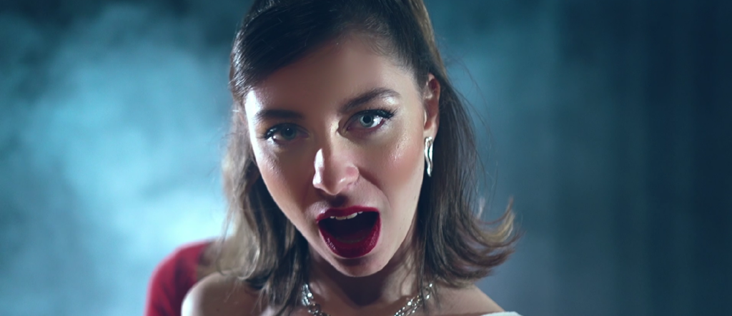 allievi di canto protagonisti del video musicale di Zoya Adams
